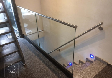 inox handrail met glazen borstwering op maat eg metaalwerken