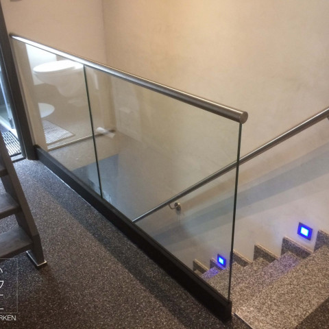 inox handrail met glazen borstwering op maat eg metaalwerken